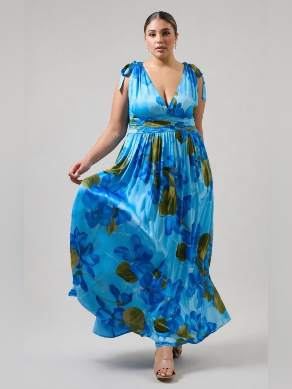 Neiva Floral Descanso Pleated Maxi Dress